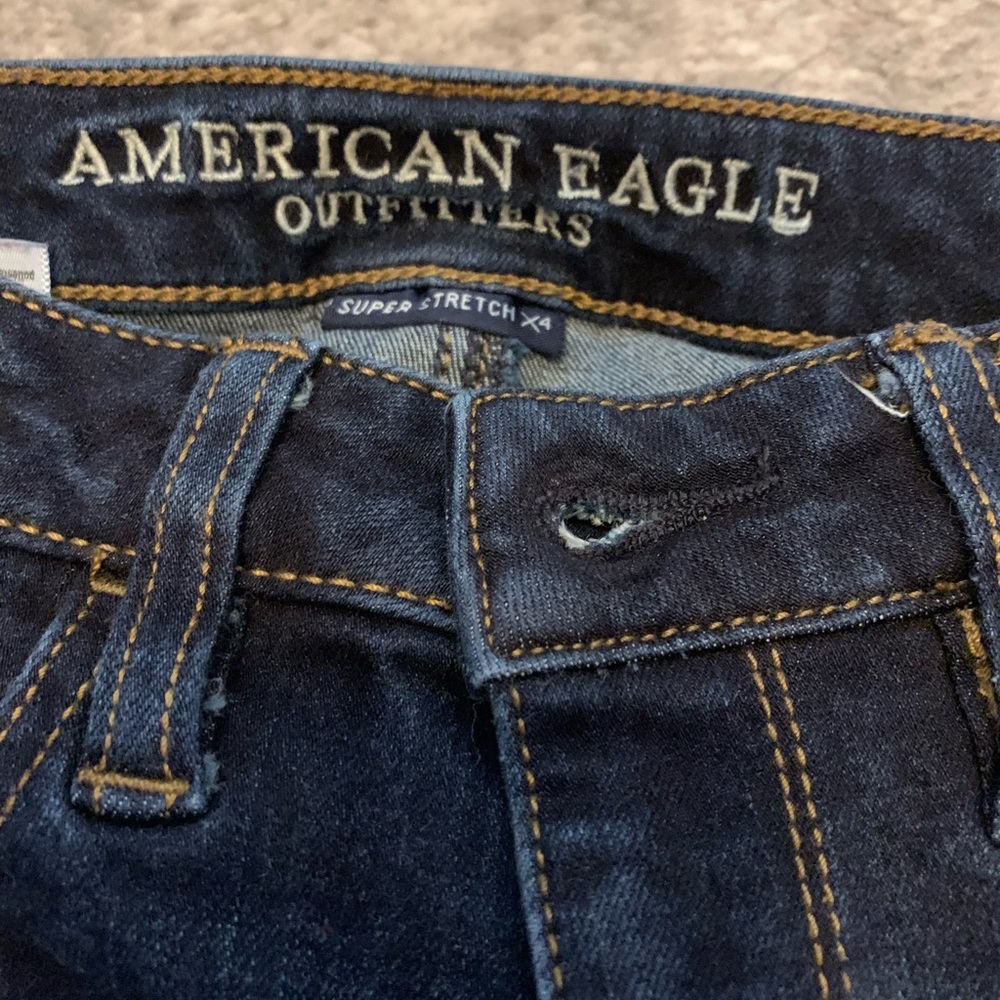 Dark wash American Eagle Skinny Jeans